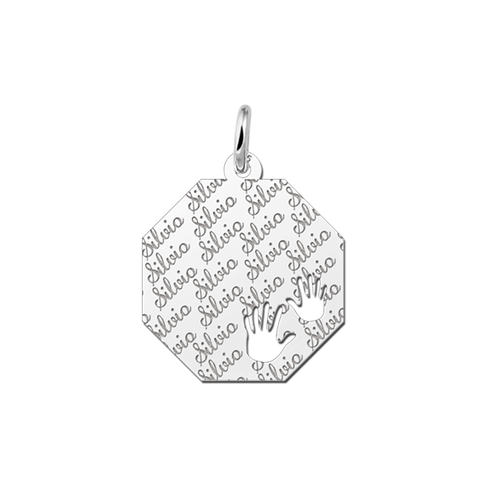 Eckiger Kettenanhänger aus Silber mit gravierten Namen und Händchen Eckiger Kettenanhänger aus Silber mit gravierten Namen und Händchen