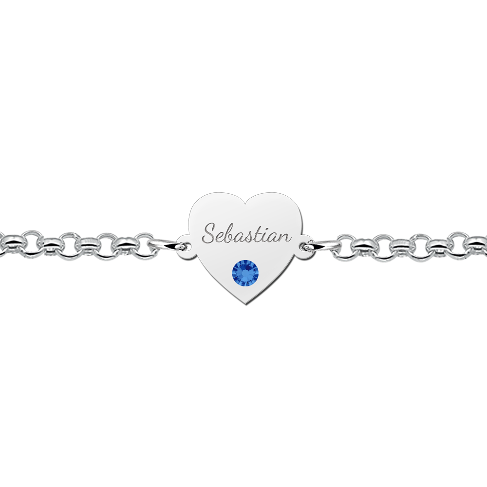 Silbernes Armband mit Herzchen