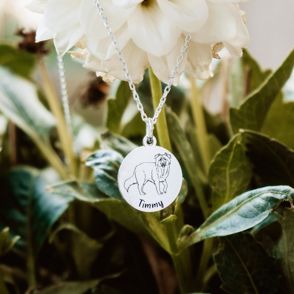 Silberner Schmuck mit Hund Labradoodle