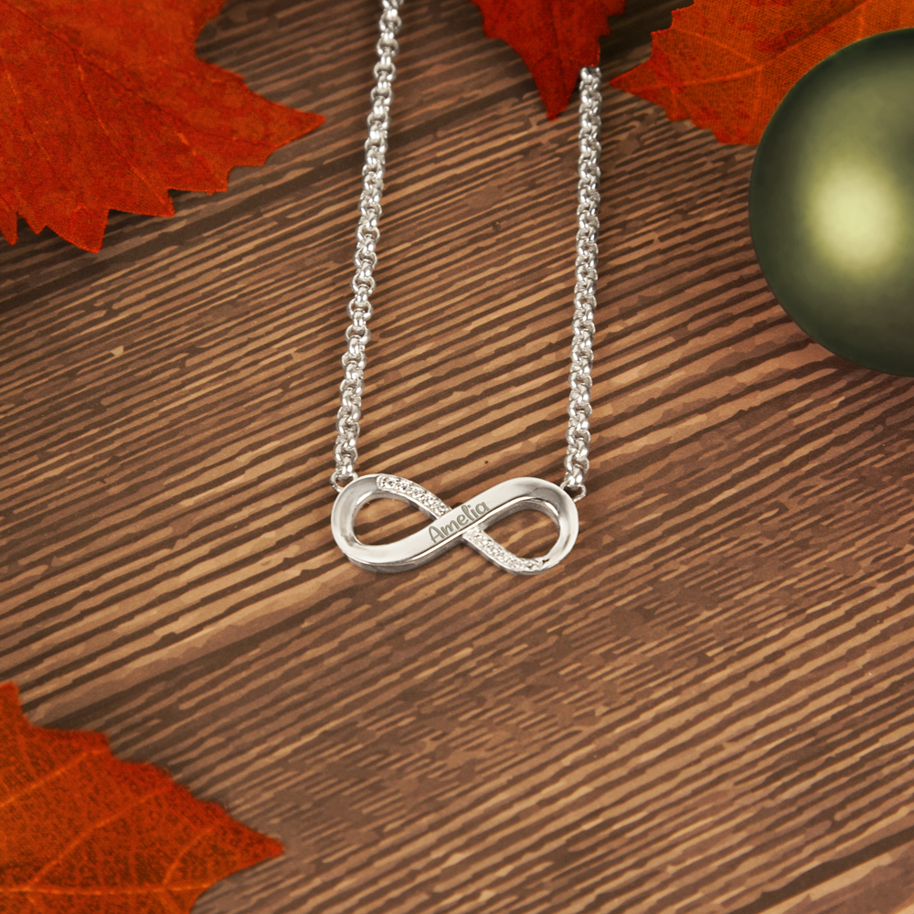 Unendlichkeitshalskette mit Zirkonia aus Silber