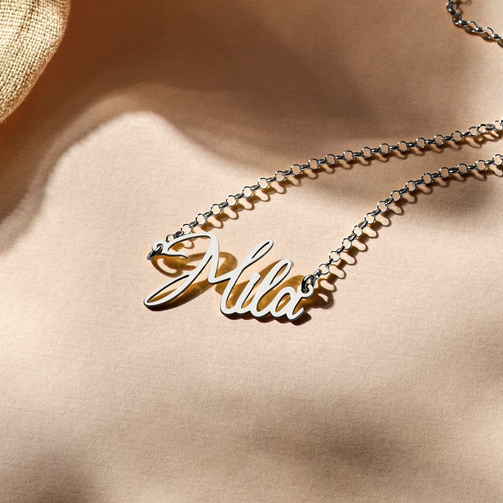 Silberne Namenskette Model Mila