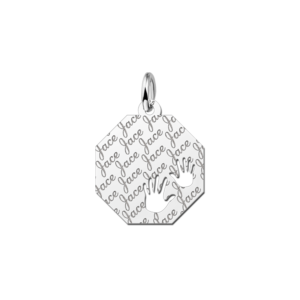 Eckiger Kettenanhänger aus Silber mit gravierten Namen und Händchen Eckiger Kettenanhänger aus Silber mit gravierten Namen und Händchen