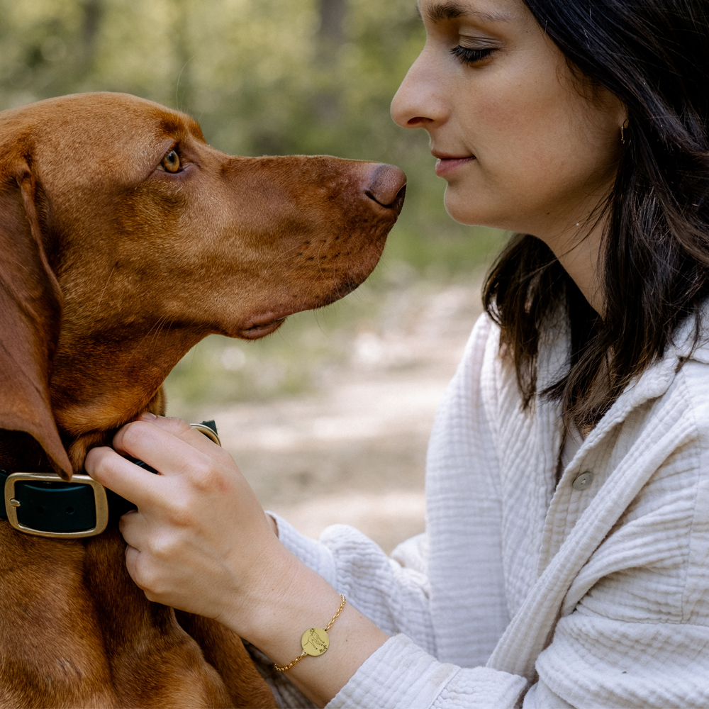 Goldenes Tierarmband mit Gravur Deutsche Dogge