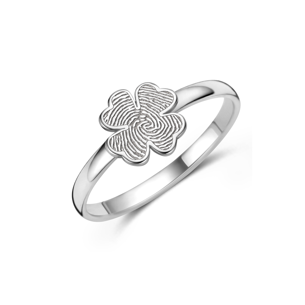 Silberring mit Kleeblatt und Fingerabdruck