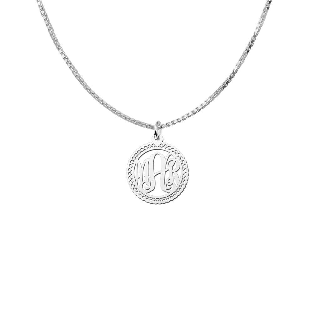 Monogram Schmuck mit Dekoration